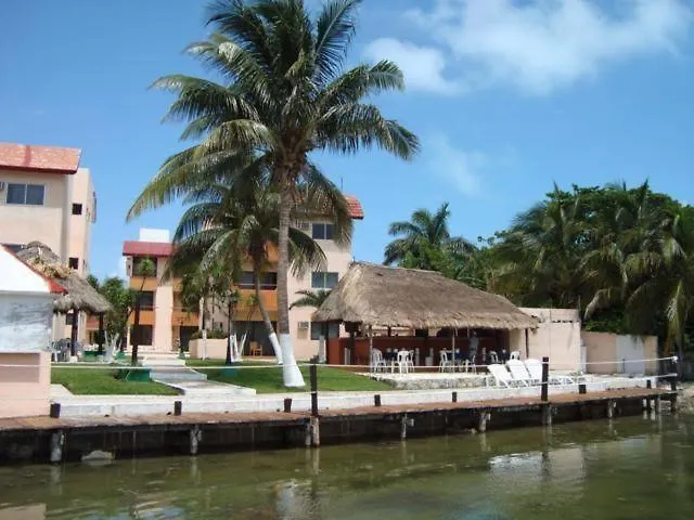Royal Lagoon Room Cancun Guest house